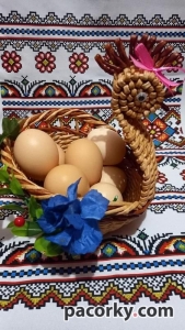 Кошик-курочка з паперової лози.